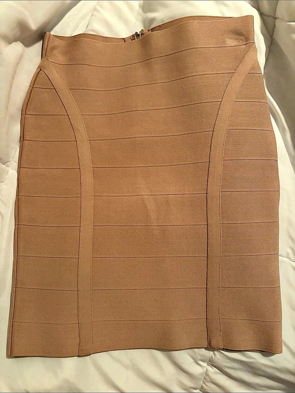 GUESS Bandage Mini Skirt in tan/peach Size Medium